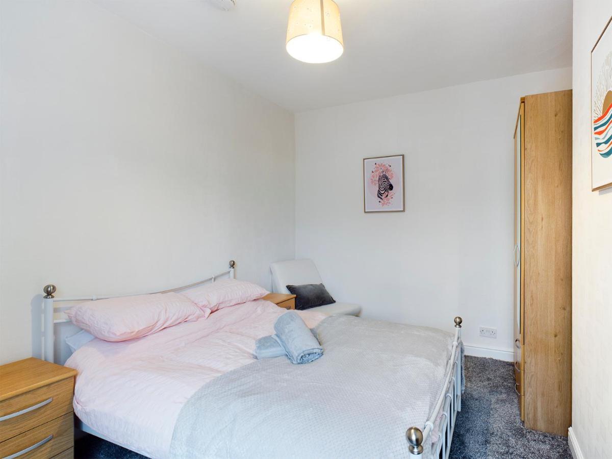 Cheerful 3 Bedroom Home With Free Parking And Wifi Chester Exterior photo