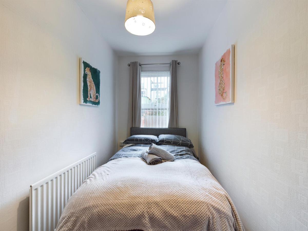 Cheerful 3 Bedroom Home With Free Parking And Wifi Chester Exterior photo