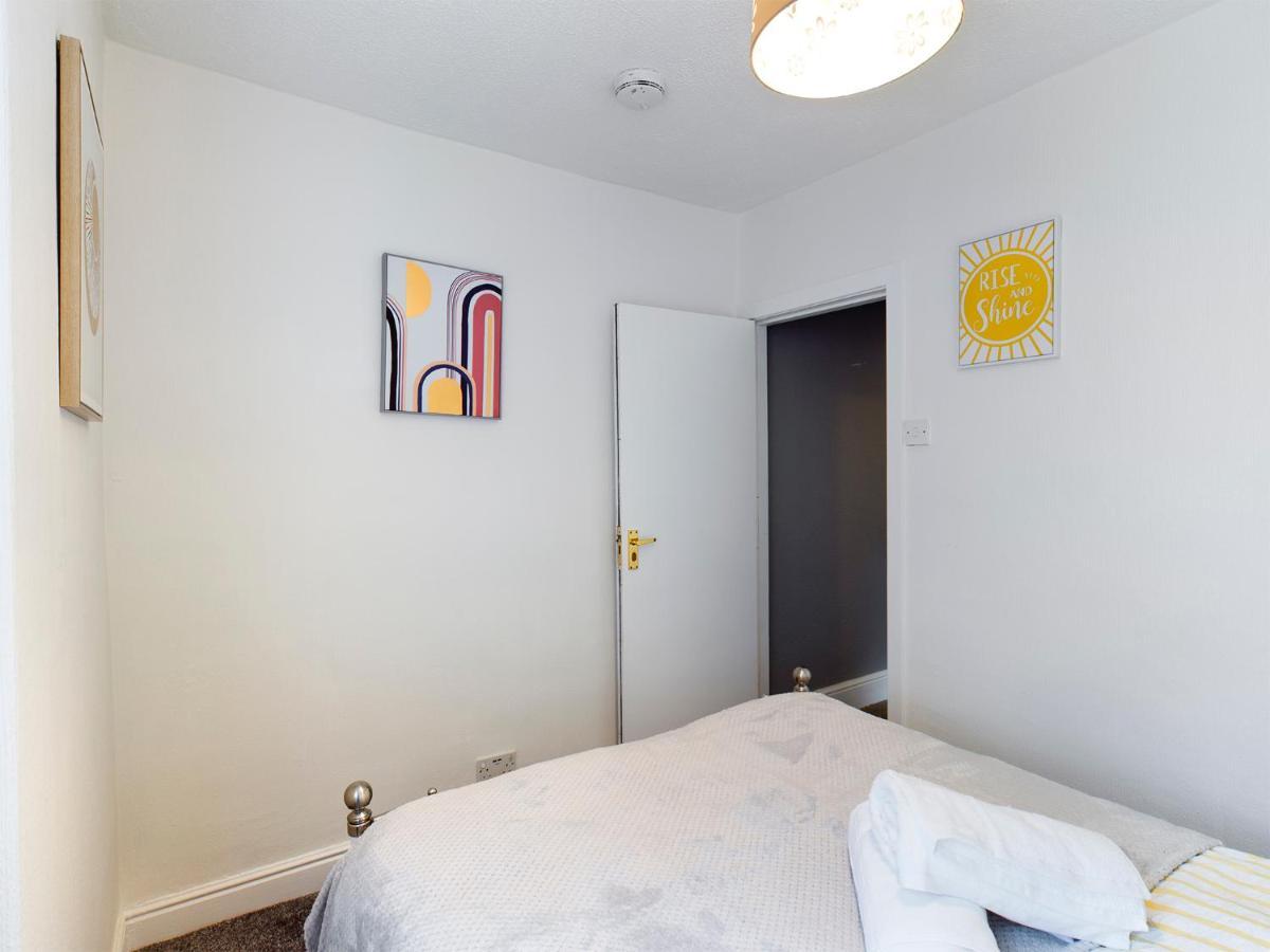 Cheerful 3 Bedroom Home With Free Parking And Wifi Chester Exterior photo
